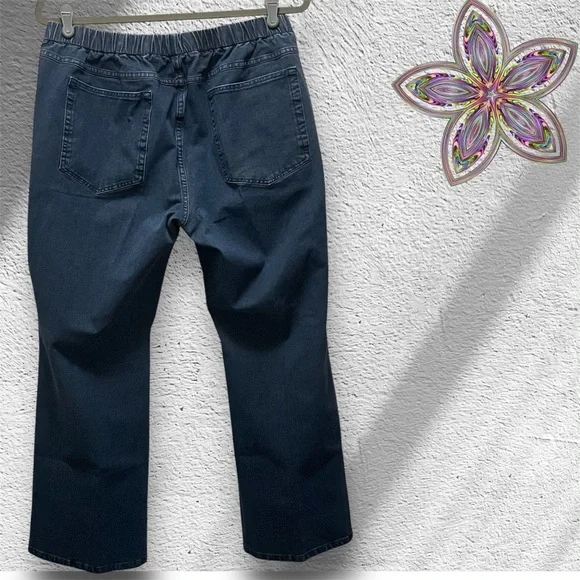 Isaac Mizrahi jeans 22WP dark wash stretch waist boot cut faux fly pull on - Picture 3 of 15